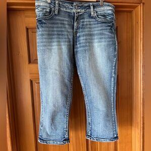 Daytrip Women's Cropped Blue Jeans